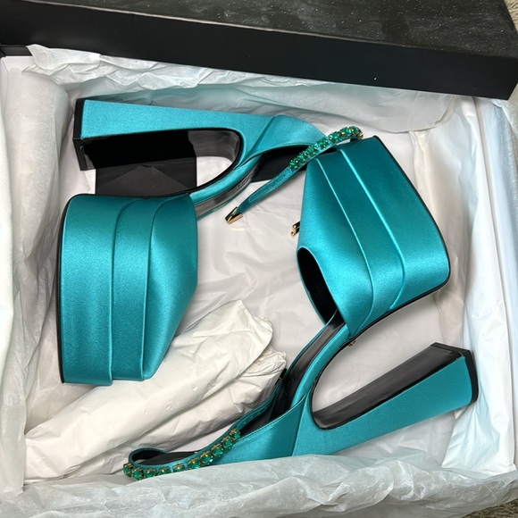 SOLD ✨ Versace Blue Medusa Aevitas Satin Platform Point Toe Pumps Size 38 - Picture 2 of 10